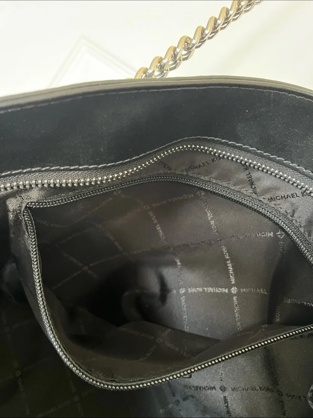 Michael Kors Black/Gray Signature Logo Tote with Chain-Strap excellent condition